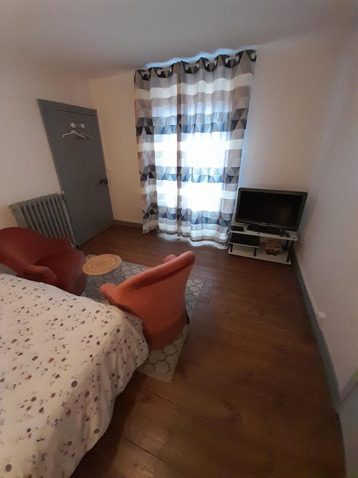 Bed and Breakfast La Chaloupe 4 Thiers Zewnętrze zdjęcie